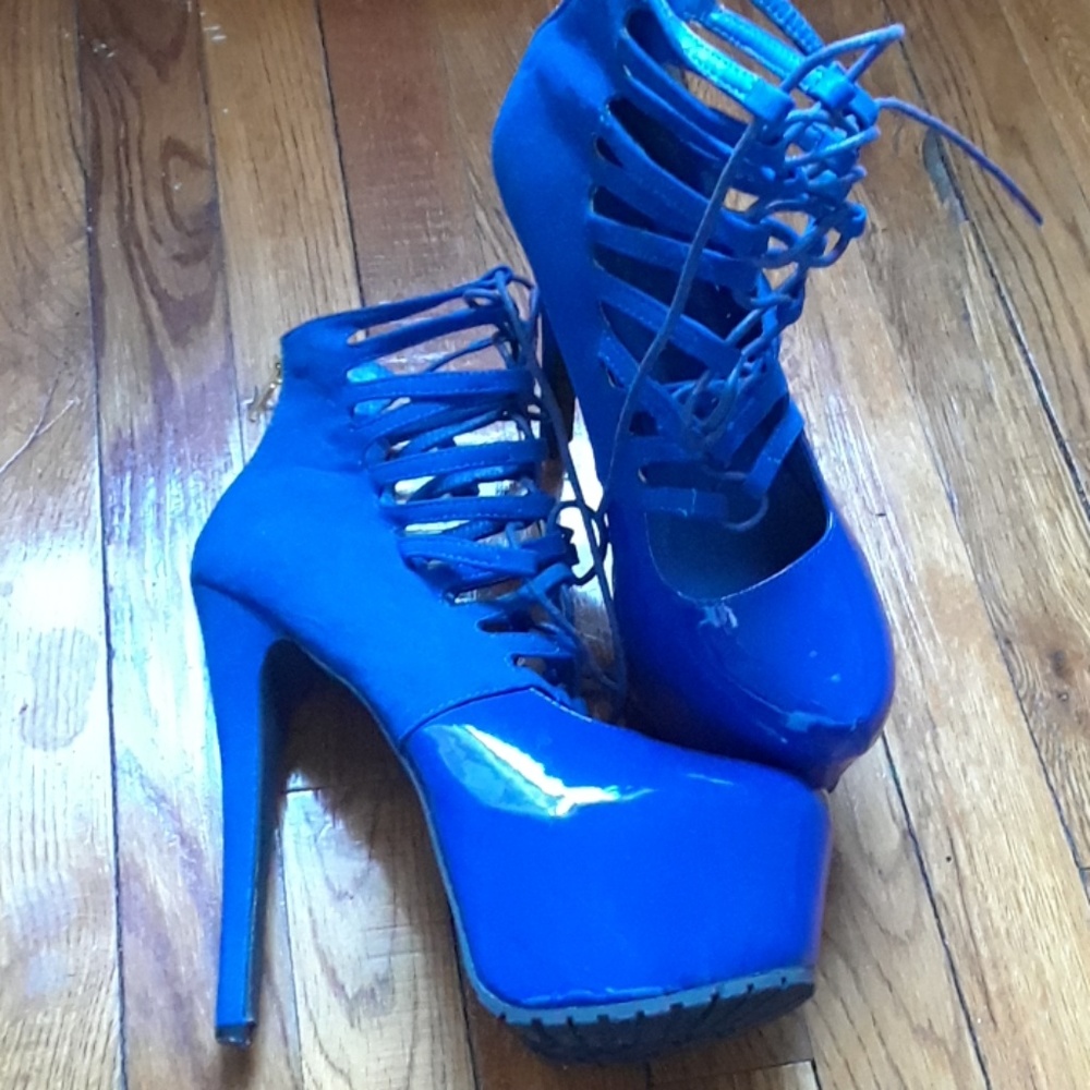 Privileged platform heels